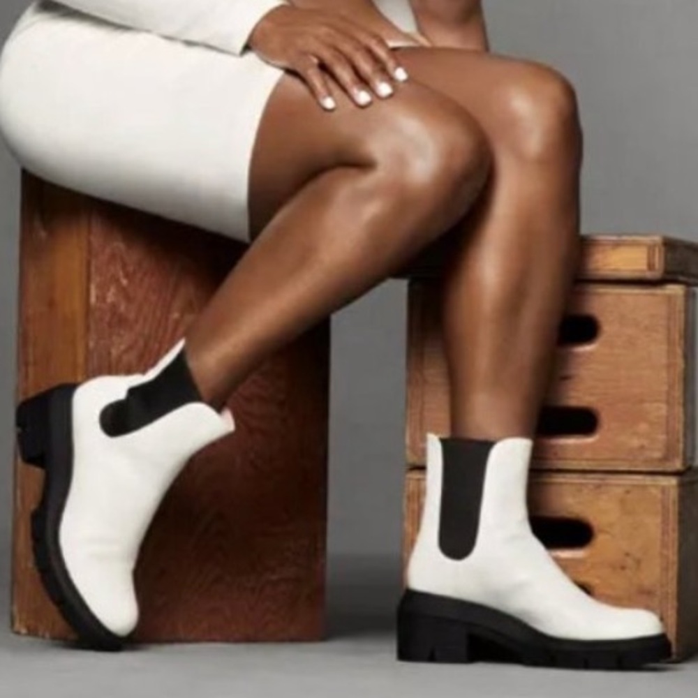 Stuart Weitzman Norah Leather Platform Chelsea Boots